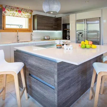 Levant Blanc - Ovo Network Chalet
